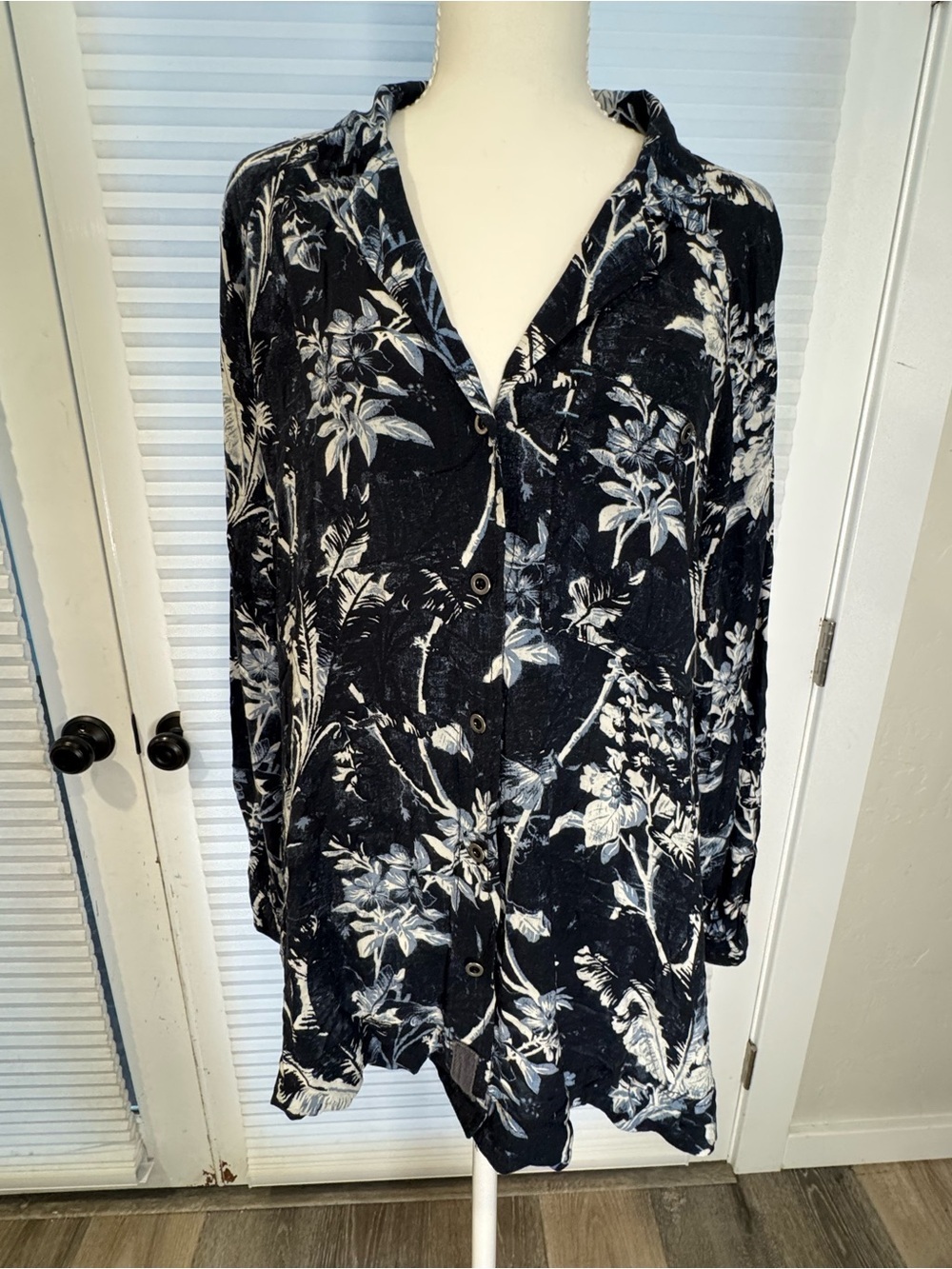 We The Free Black and White Floral Button-Down Shirt 1095